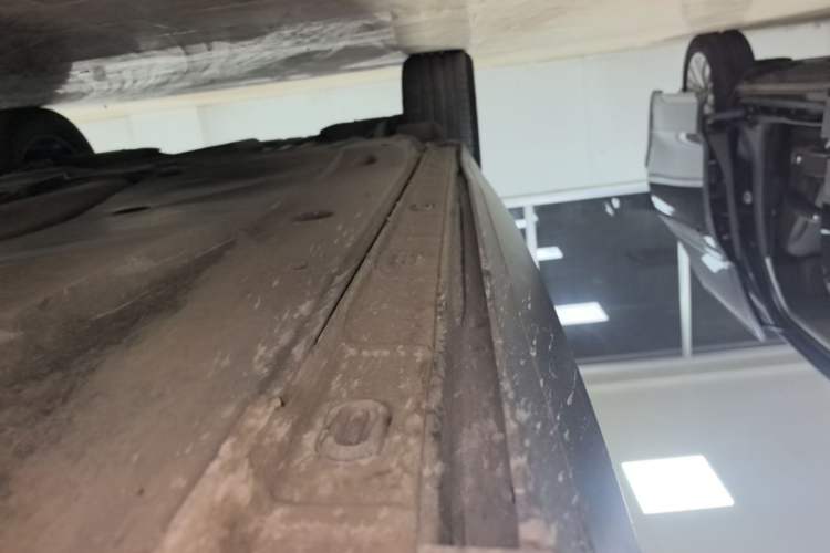 Used Volkswagen Tiguan L 2022 330TSI Automatic Two-Wheel Drive Smart Edition Right Side Sill