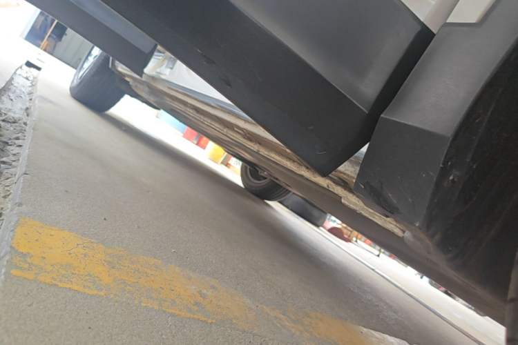 Used Volkswagen Tiguan L 2022 330TSI Automatic Two-Wheel Drive Smart Edition Right Side Sill