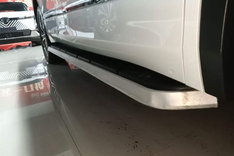Used Volkswagen Tiguan L 2022 330TSI Automatic Two-Wheel Drive R-Line Enhanced Edition Right Side Sill