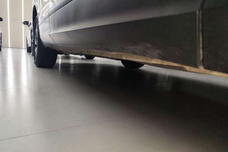 Used Volkswagen Tiguan L 2022 330TSI Automatic Two-Wheel Drive Comfort Edition Right Side Sill
