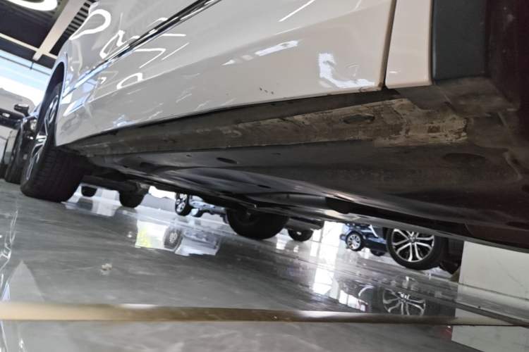 Used Volkswagen Tiguan L 2022 330TSI Automatic Two-Wheel Drive R-Line Enhanced Edition Right Side Sill