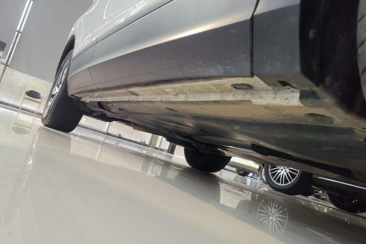Used Volkswagen Tiguan L 2022 330TSI Automatic Two-Wheel Drive Comfort Edition Right Side Sill