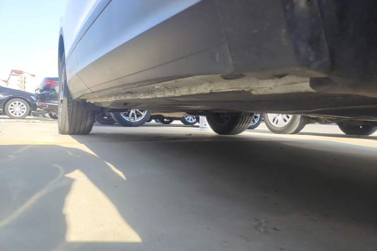Used Volkswagen Tiguan L 2022 330TSI Automatic Two-Wheel Drive Comfort Edition Right Side Sill