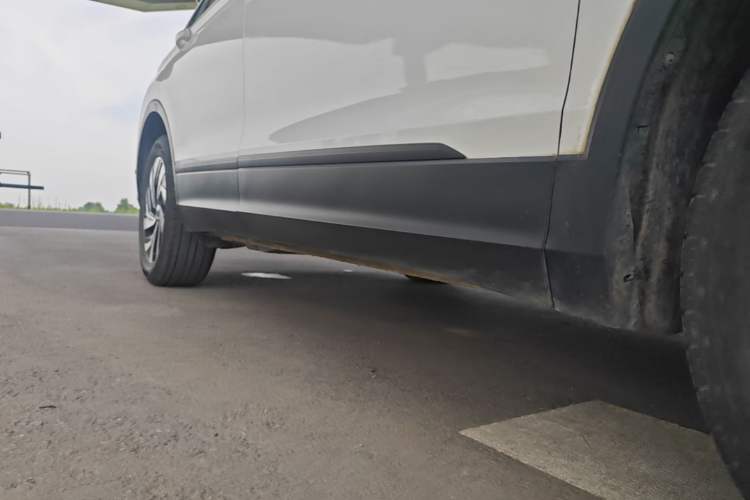 Used Volkswagen Tiguan L 2022 330TSI Automatic Two-Wheel Drive Comfort Edition Right Side Sill