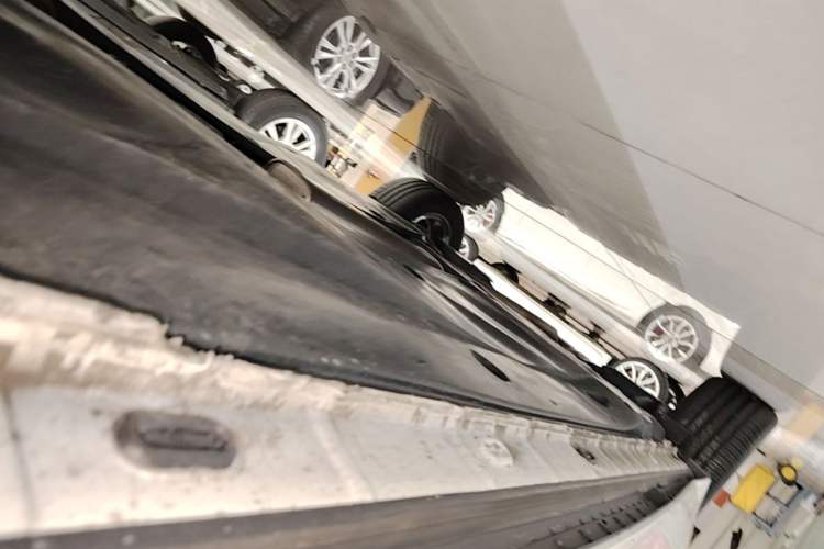 Used Volkswagen Tiguan L 2022 330TSI Automatic Two-Wheel Drive R-Line Enhanced Edition Right Side Sill