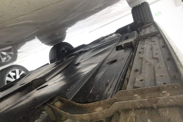 Used Volkswagen Tiguan L 2022 330TSI Automatic Two-Wheel Drive R-Line Enhanced Edition Right Side Sill