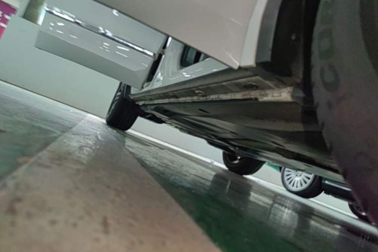 Used Volkswagen Tiguan L 2022 330TSI Automatic Two-Wheel Drive R-Line Enhanced Edition Right Side Sill