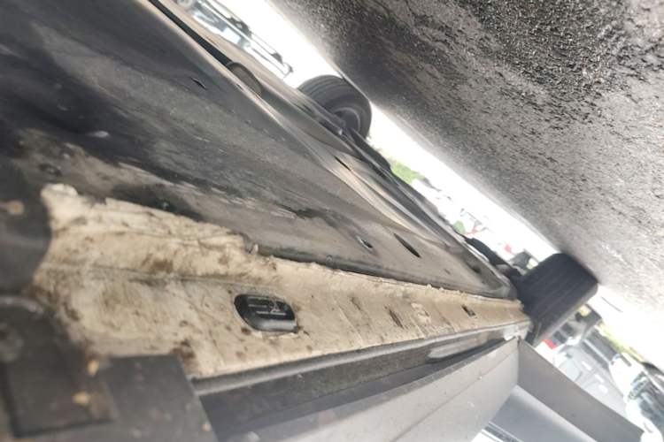 Used Volkswagen Tiguan L 2022 330TSI Automatic Two-Wheel Drive Smart Edition Right Side Sill
