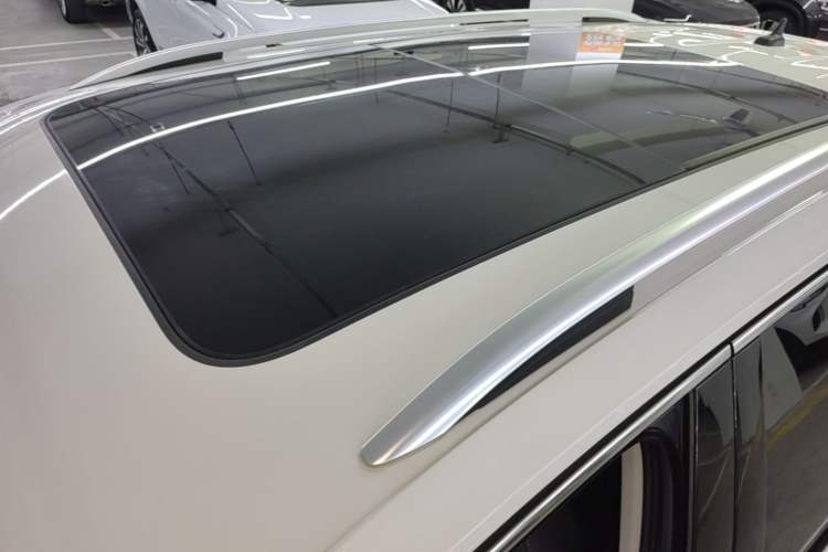 Used Volkswagen Tiguan L 2022 330TSI Automatic Two-Wheel Drive R-Line Enhanced Edition Roof