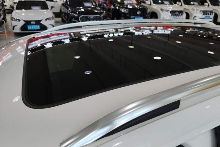 Used Volkswagen Tiguan L 2022 330TSI Automatic Two-Wheel Drive R-Line Enhanced Edition Roof