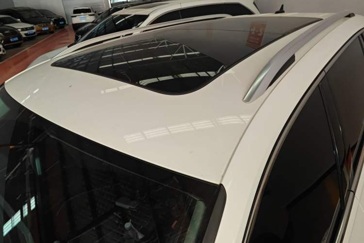 Used Volkswagen Tiguan L 2022 330TSI Automatic Two-Wheel Drive Smart Edition Roof