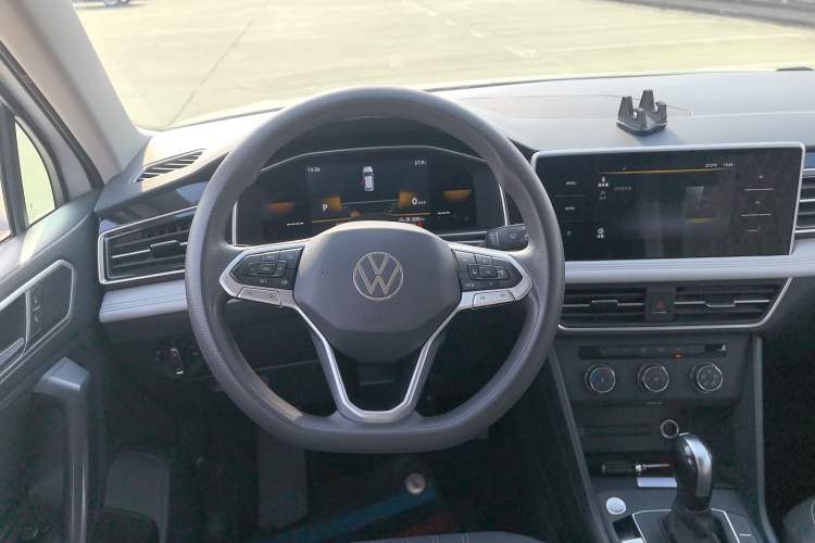 Used Volkswagen Tiguan L 2022 330TSI Automatic Two-Wheel Drive Comfort Edition Steering Wheel