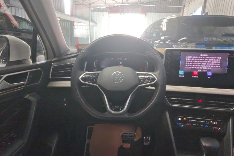 Used Volkswagen Tiguan L 2022 380TSI Automatic All-Wheel Drive R-Line Enhanced Comfort 7-Seater Steering Wheel