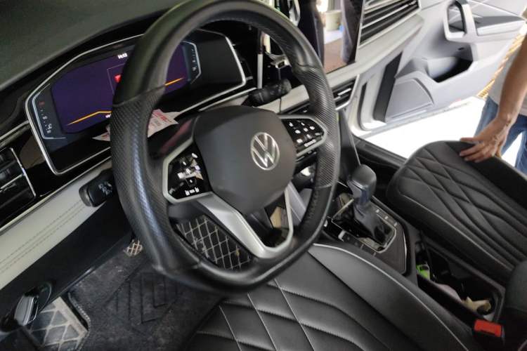 Used Volkswagen Tiguan L 2022 330TSI Automatic Two-Wheel Drive Smart Edition Steering Wheel