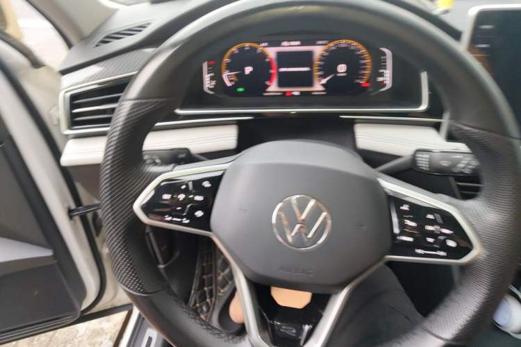 Used Volkswagen Tiguan L 2022 330TSI Automatic Two-Wheel Drive R-Line Enhanced Edition Steering Wheel
