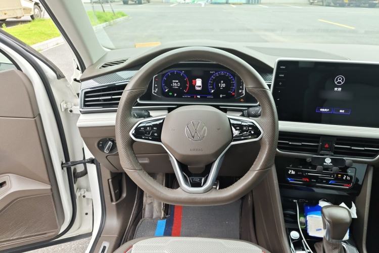 Used Volkswagen Tiguan L 2022 330TSI Automatic Two-Wheel Drive R-Line Flagship Edition Steering Wheel