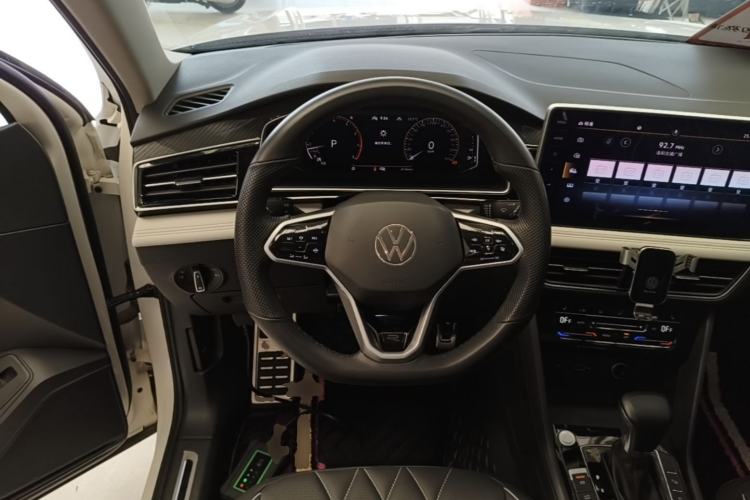 Used Volkswagen Tiguan L 2022 380TSI Automatic All-Wheel Drive R-Line Enhanced Comfort 7-Seater Steering Wheel