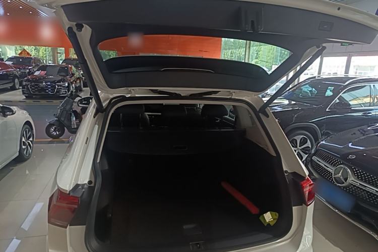 Used Volkswagen Tiguan L 2022 330TSI Automatic Two-Wheel Drive R-Line Enhanced Edition Trunk