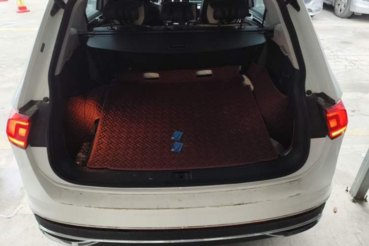 Used Volkswagen Tiguan L 2022 330TSI Automatic Two-Wheel Drive Smart Edition Trunk
