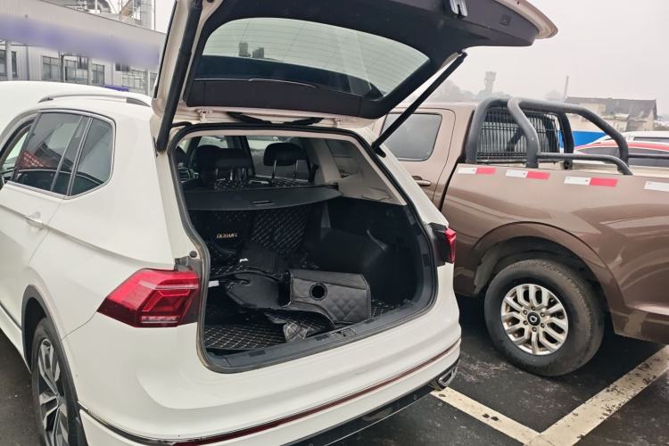 Used Volkswagen Tiguan L 2022 330TSI Automatic Two-Wheel Drive R-Line Enhanced Edition Trunk