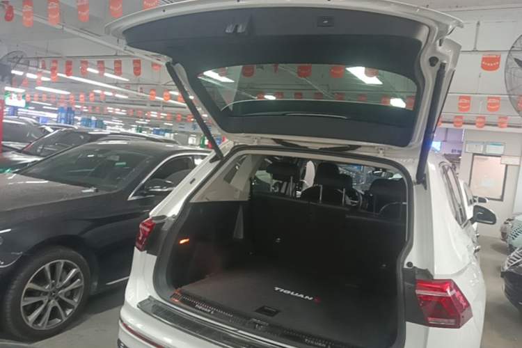 Used Volkswagen Tiguan L 2022 330TSI Automatic Two-Wheel Drive R-Line Enhanced Edition Trunk