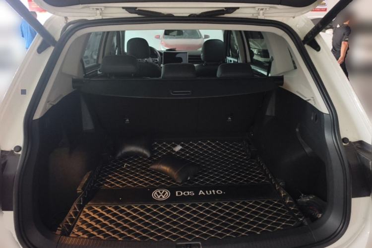 Used Volkswagen Tiguan L 2022 330TSI Automatic Two-Wheel Drive Smart Edition Trunk
