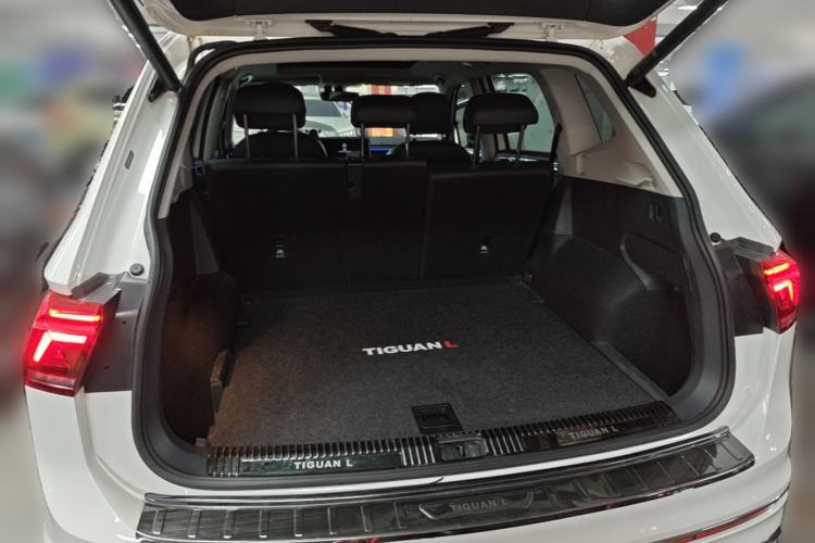 Used Volkswagen Tiguan L 2022 330TSI Automatic Two-Wheel Drive R-Line Enhanced Edition Trunk