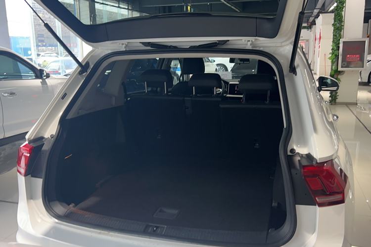 Used Volkswagen Tiguan L 2022 330TSI Automatic Two-Wheel Drive Comfort Edition Trunk