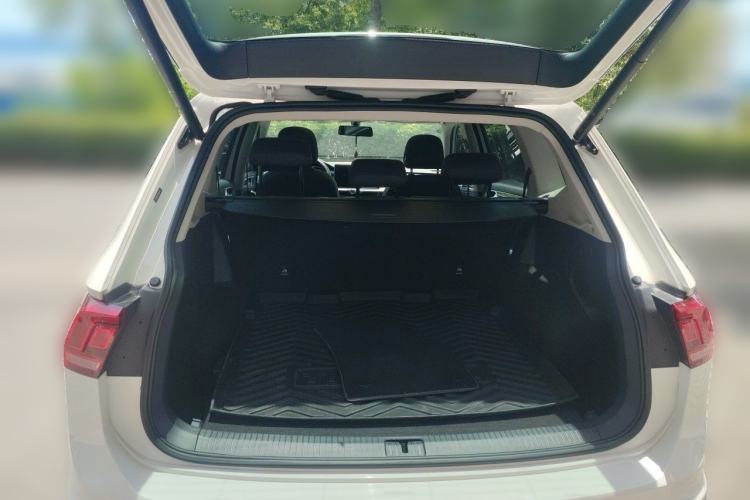 Used Volkswagen Tiguan L 2022 330TSI Automatic Two-Wheel Drive Smart Edition Trunk