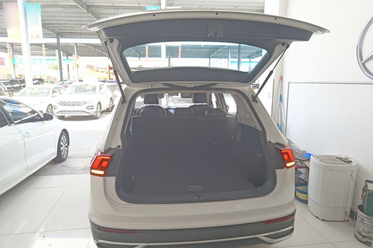 Used Volkswagen Tiguan L 2022 330TSI Automatic Two-Wheel Drive Comfort Edition Trunk