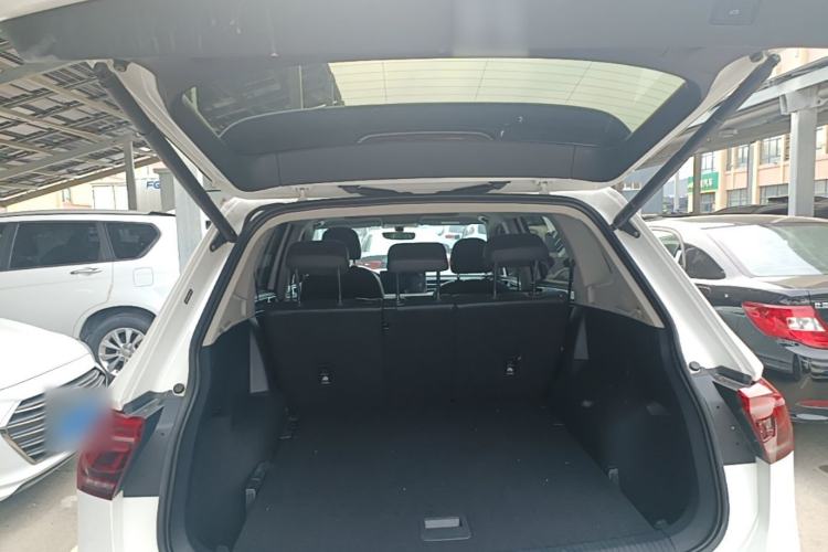 Used Volkswagen Tiguan L 2022 330TSI Automatic Two-Wheel Drive R-Line Enhanced Edition Trunk