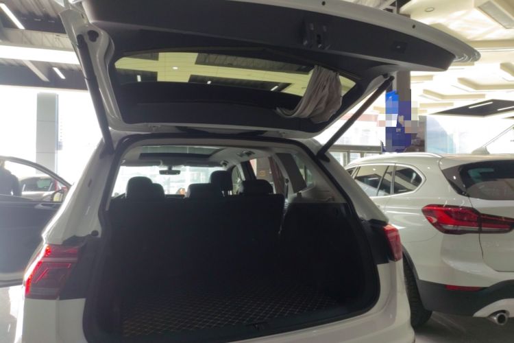 Used Volkswagen Tiguan L 2022 330TSI Automatic Two-Wheel Drive R-Line Enhanced Edition Trunk