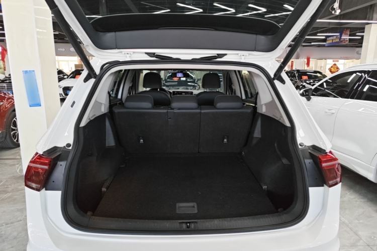 Used Volkswagen Tiguan L 2022 330TSI Automatic Two-Wheel Drive R-Line Enhanced Edition Trunk