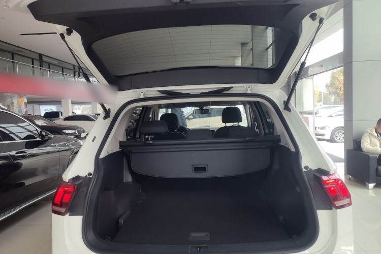 Used Volkswagen Tiguan L 2022 330TSI Automatic Two-Wheel Drive Comfort Edition Trunk