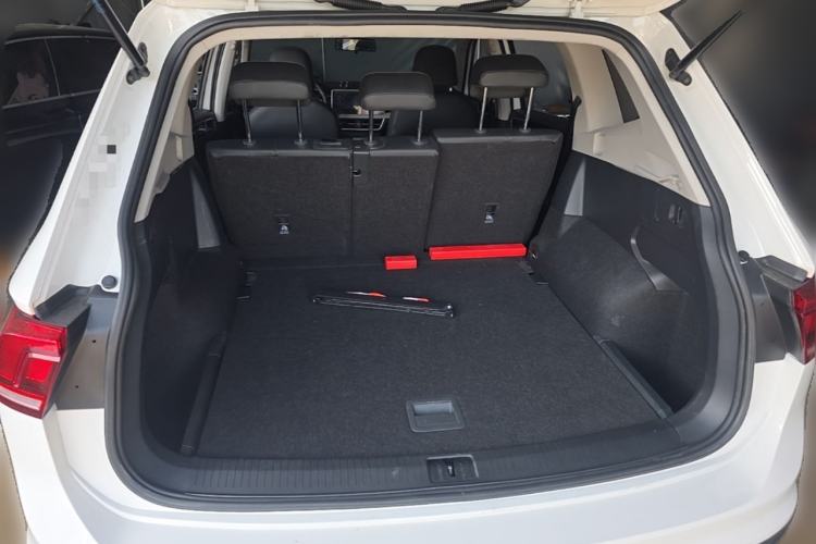 Used Volkswagen Tiguan L 2022 330TSI Automatic Two-Wheel Drive Comfort Edition Trunk