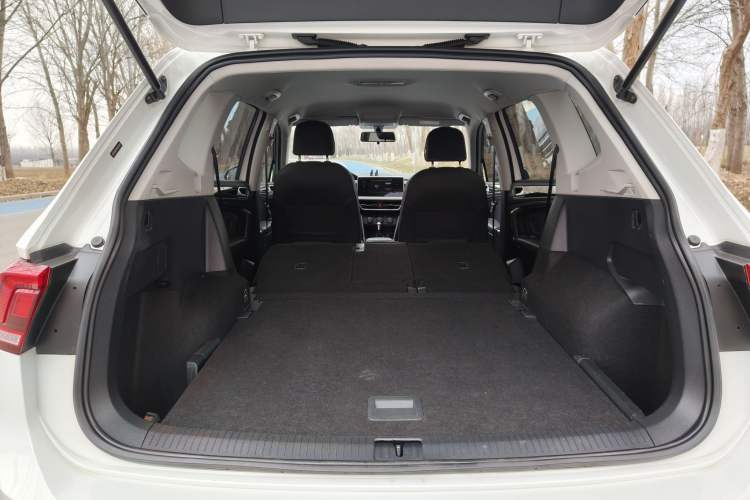Used Volkswagen Tiguan L 2022 330TSI Automatic Two-Wheel Drive Comfort Edition Trunk