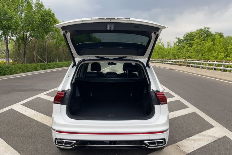 Used Volkswagen Tiguan L 2022 330TSI Automatic Two-Wheel Drive R-Line Enhanced Edition Trunk