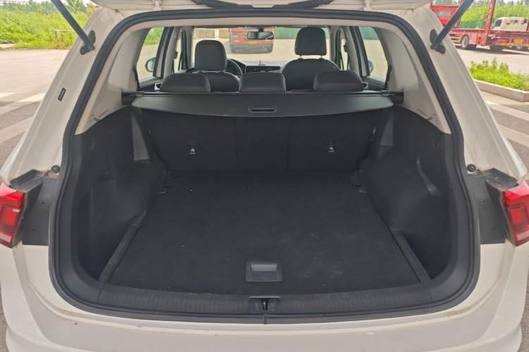 Used Volkswagen Tiguan L 2022 330TSI Automatic Two-Wheel Drive Comfort Edition Trunk