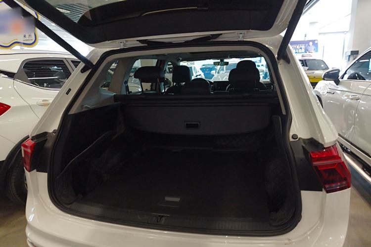 Used Volkswagen Tiguan L 2022 330TSI Automatic Two-Wheel Drive R-Line Enhanced Edition Trunk