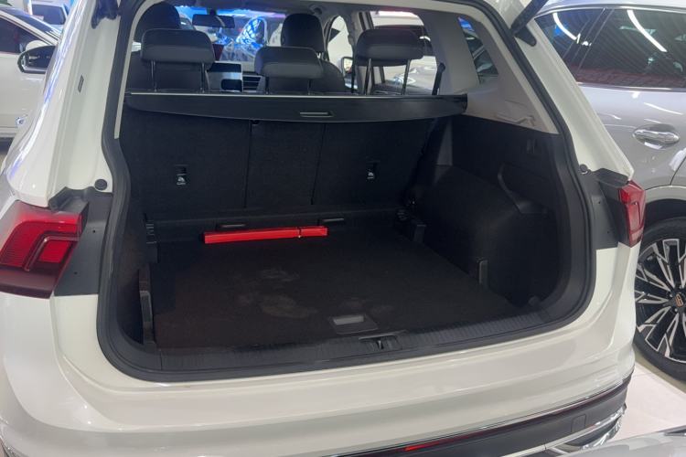 Used Volkswagen Tiguan L 2022 330TSI Automatic Two-Wheel Drive Smart Edition Trunk