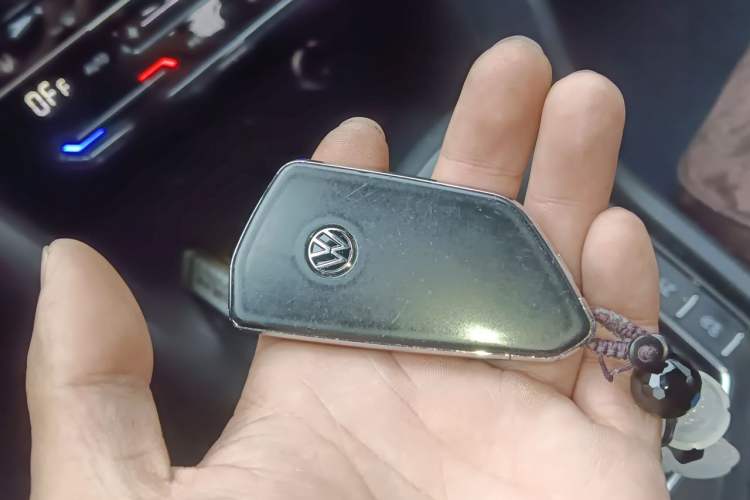 Used Volkswagen Tiguan L 2022 330TSI Automatic Two-Wheel Drive R-Line Enhanced Edition Vehicle Key
