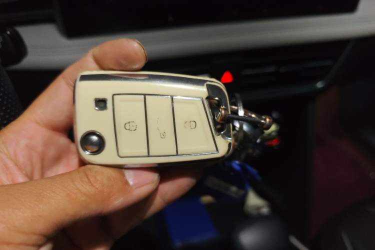 Used Volkswagen Tiguan L 2022 330TSI Automatic Two-Wheel Drive R-Line Enhanced Edition Vehicle Key