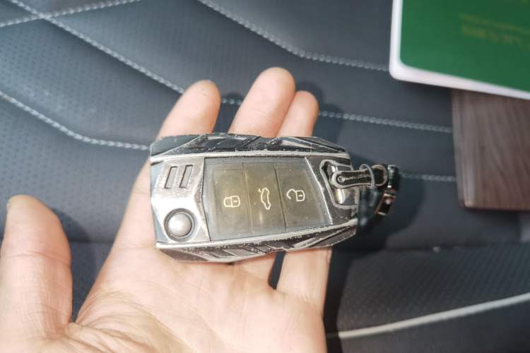 Used Volkswagen Tiguan L 2022 330TSI Automatic Two-Wheel Drive R-Line Enhanced Edition Vehicle Key