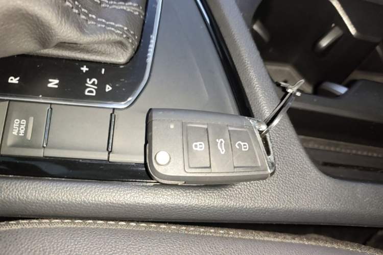 Used Volkswagen Tiguan L 2022 330TSI Automatic Two-Wheel Drive R-Line Enhanced Edition Vehicle Key