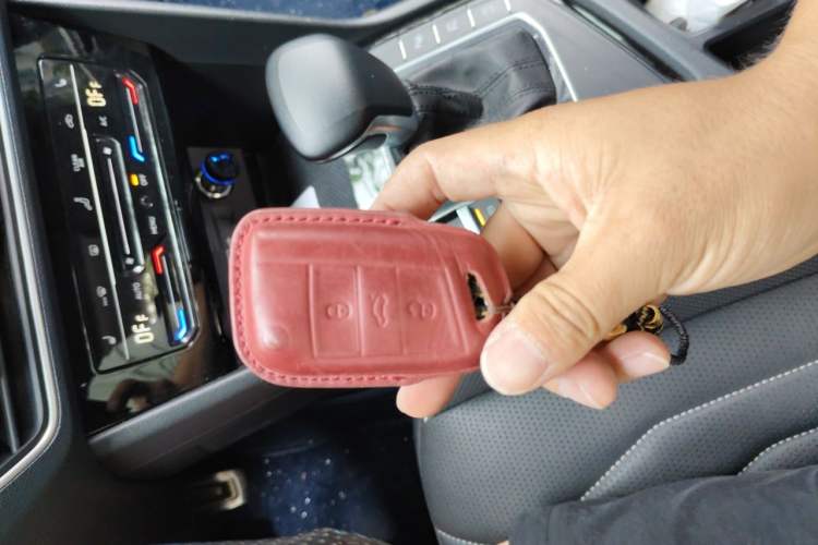 Used Volkswagen Tiguan L 2022 330TSI Automatic Two-Wheel Drive R-Line Enhanced Edition Vehicle Key