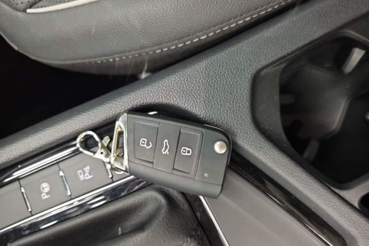 Used Volkswagen Tiguan L 2022 330TSI Automatic Two-Wheel Drive R-Line Enhanced Edition Vehicle Key