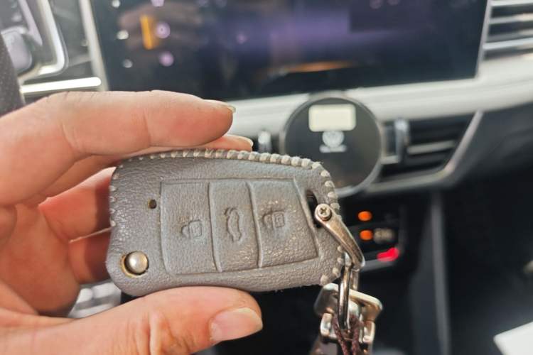 Used Volkswagen Tiguan L 2022 330TSI Automatic Two-Wheel Drive R-Line Enhanced Edition Vehicle Key