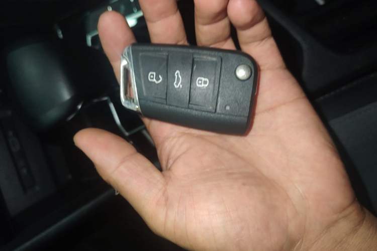 Used Volkswagen Tiguan L 2022 330TSI Automatic Two-Wheel Drive R-Line Enhanced Edition Vehicle Key