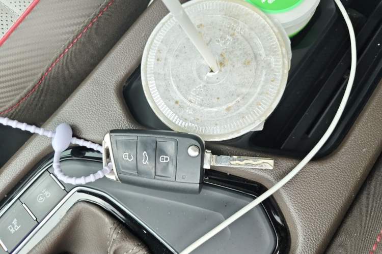 Used Volkswagen Tiguan L 2022 330TSI Automatic Two-Wheel Drive R-Line Flagship Edition Vehicle Key