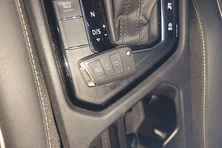 Used Volkswagen Tiguan L 2022 330TSI Automatic Two-Wheel Drive R-Line Enhanced Edition Vehicle Key